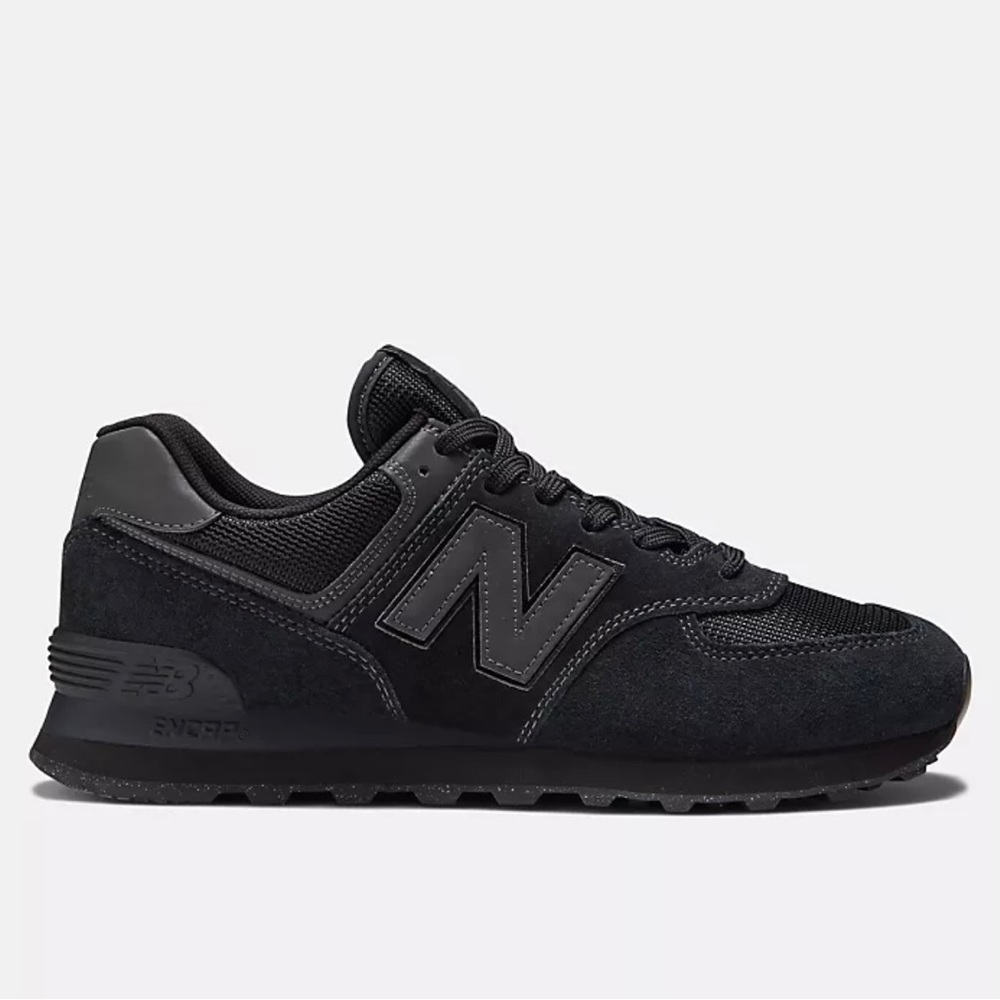 New Balance All Black 574 Core - M6 W7.5